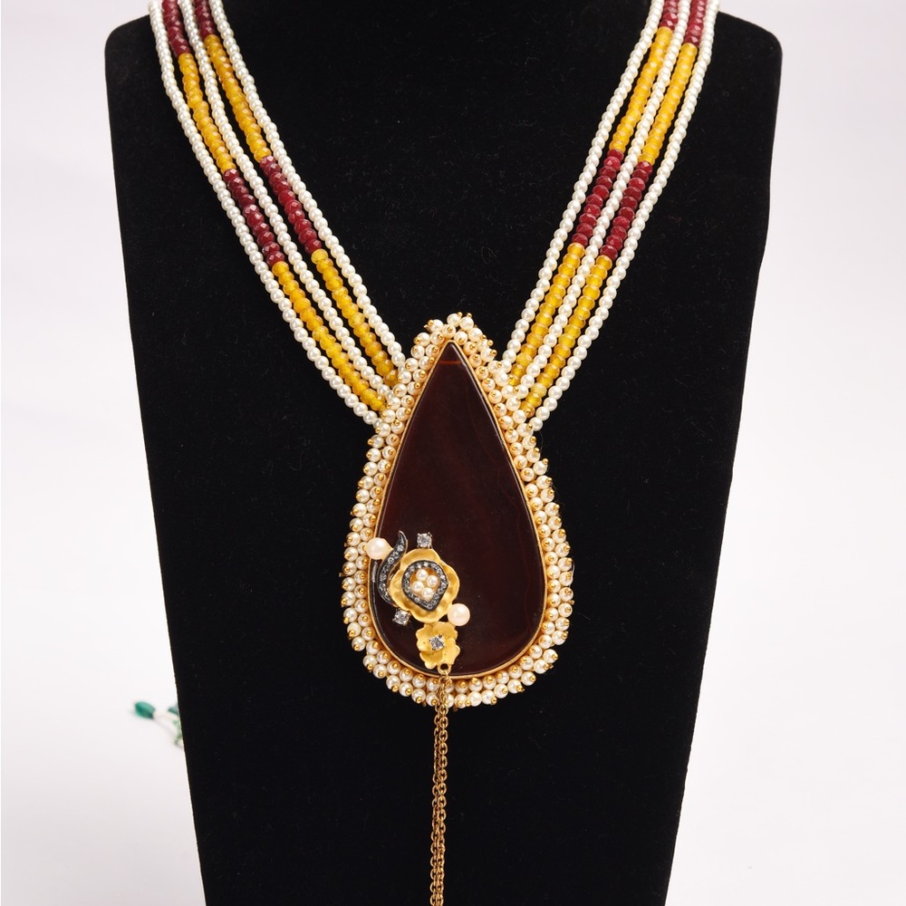 Traditional Pearl Necklace.
